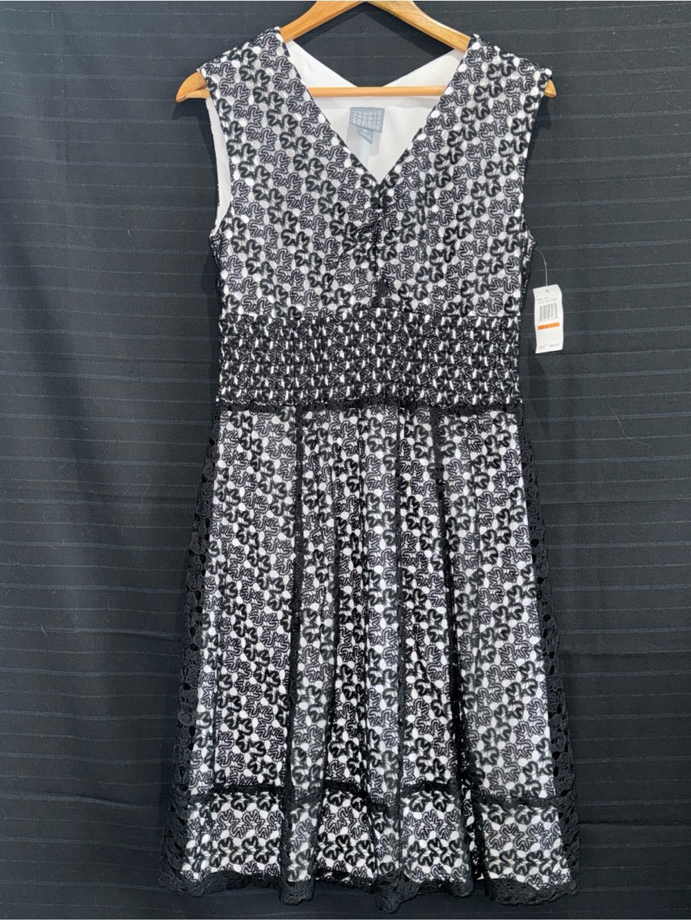 NWT Rabbit Rabbit Rabbit Black Lace White Lining Sleeveless Dress M Fit & Flare